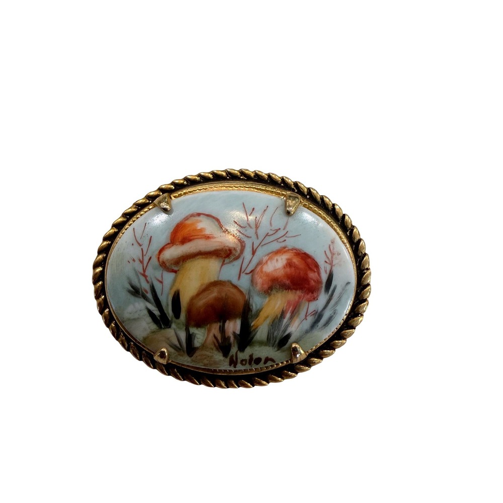 Vintage Nolan Hand Painted Porcelain Mushroom Brooch Gold Tone Pin 1.5" 70's
